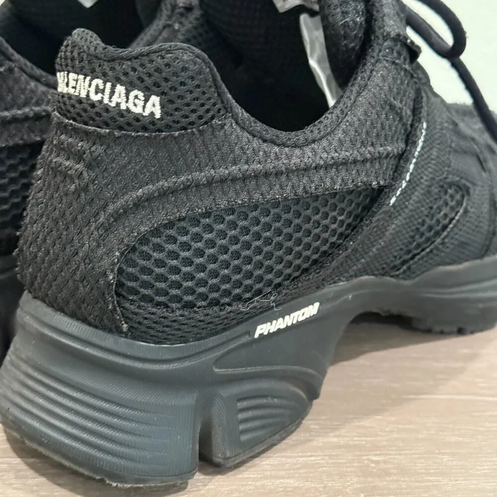 Balenicaga Phantom low trainers